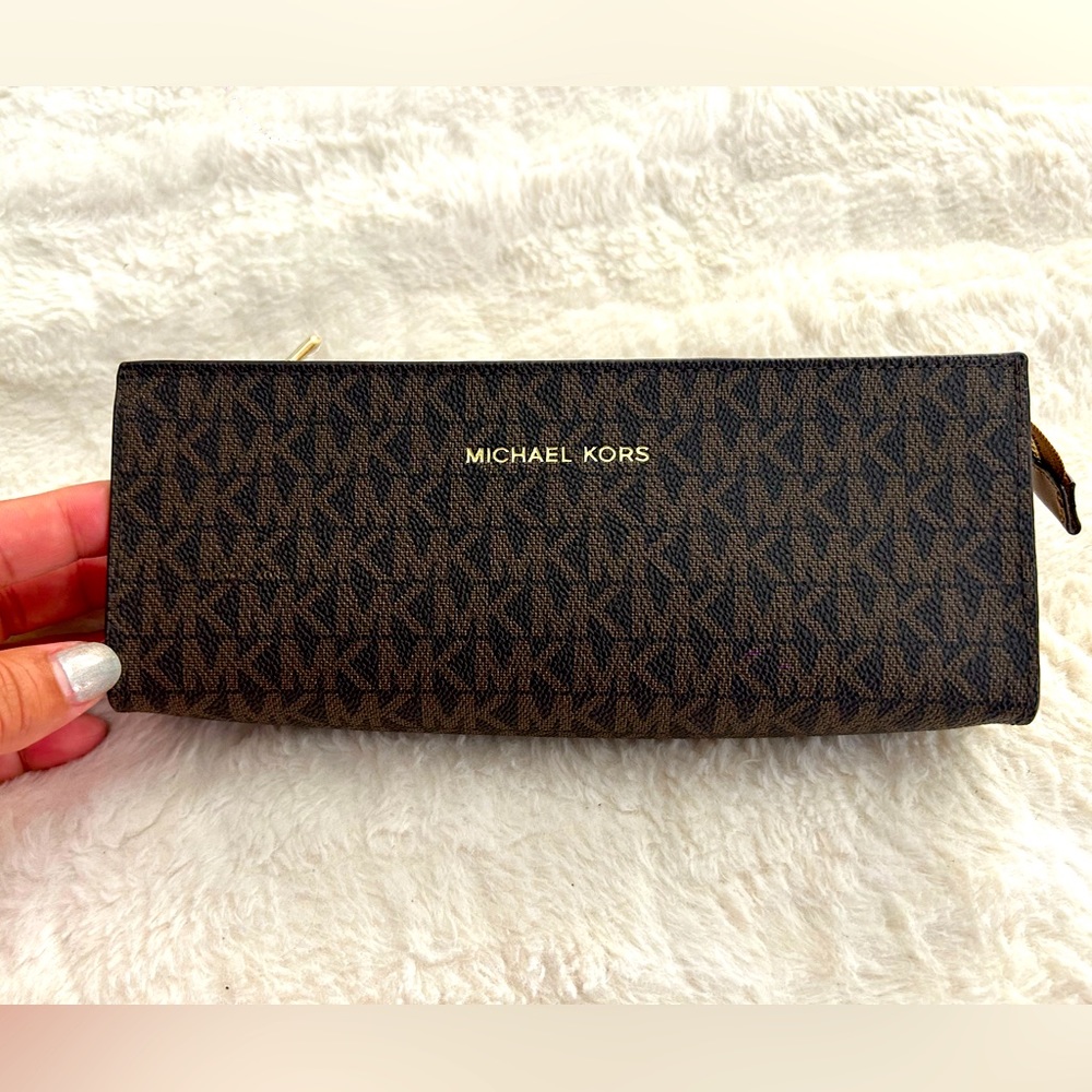 MICHAEL KORS logo pencil case/cosmetic bag in brown/acorn